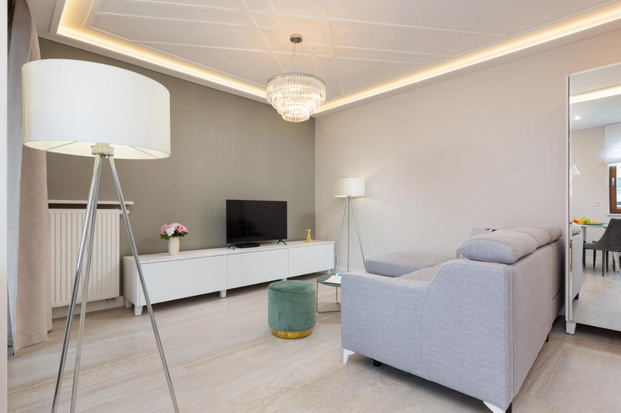 City Center Apartments Grzybowska With Parking By Noclegi Renters Varsóvia Exterior foto