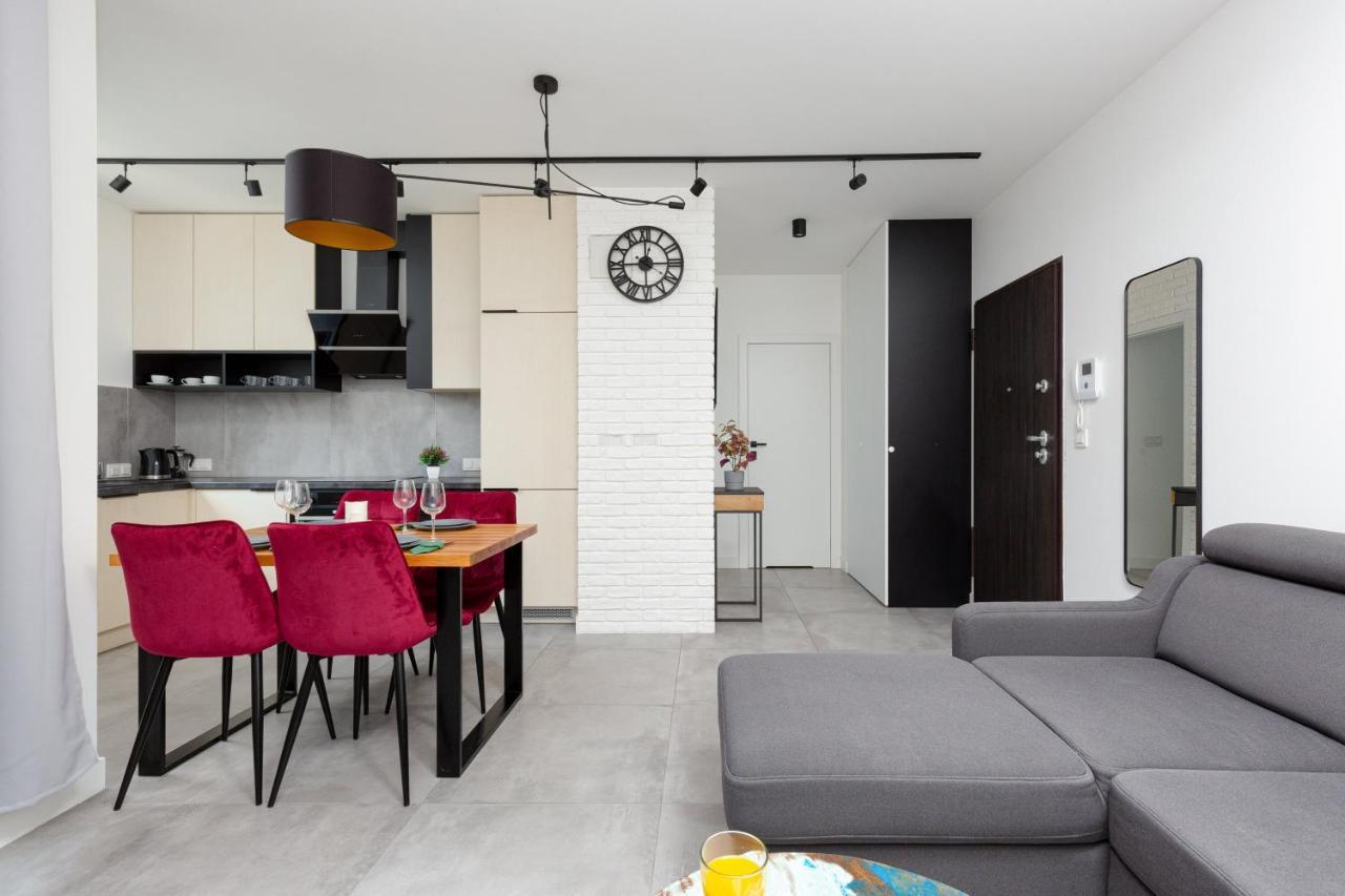 City Center Apartments Grzybowska With Parking By Noclegi Renters Varsóvia Exterior foto