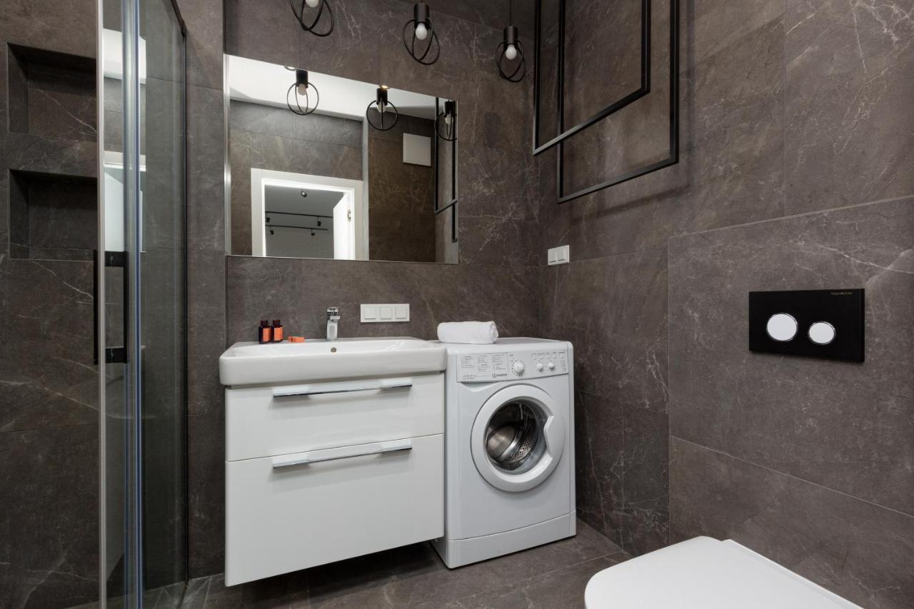 City Center Apartments Grzybowska With Parking By Noclegi Renters Varsóvia Exterior foto